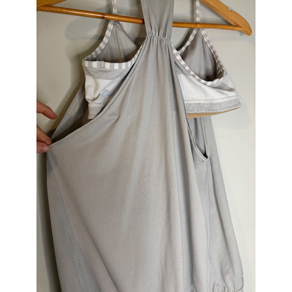 Lululemon No Limits Tank Top Gray White Stripe Built In Bra Womens 8 - Picture 3 of 5